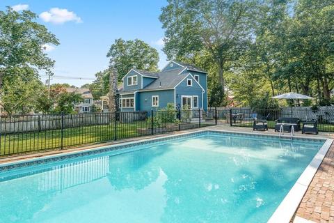 25 Forest St, Reading, MA 01867 photo 4