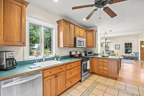 25 Forest St, Reading, MA 01867 photo 19