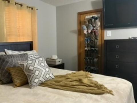 81 Summit Ave, Chicopee, MA 01020 photo 8