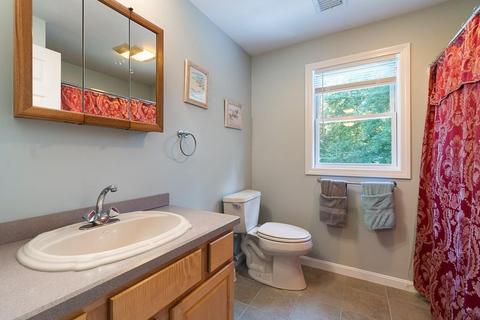 88 Whitins Rd, Sutton, MA 01590 photo 18