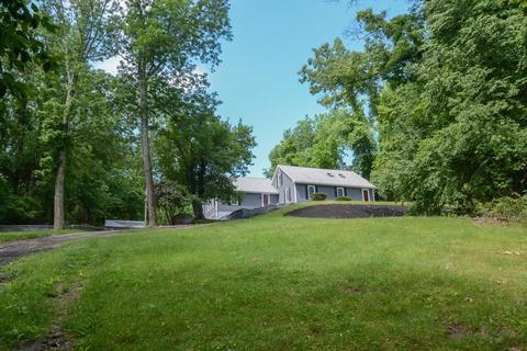 316 W Sutton Rd, Sutton, MA 01590 photo 2