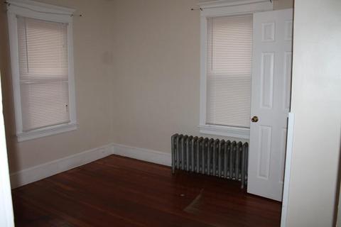 27 Palm St, Springfield, MA 01108 photo 10