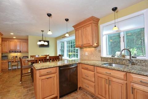 7 Monamie Ln, Walpole, MA 02081 photo 3