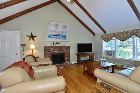 7 Monamie Ln, Walpole, MA 02081 photo 4