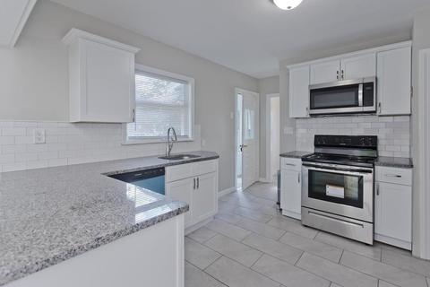 260 Laurelton St, Springfield, MA 01109 photo 11