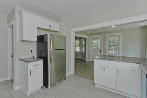 260 Laurelton St, Springfield, MA 01109 photo 9