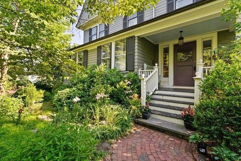 35 Allerton St, Brookline, MA 02445 photo 2