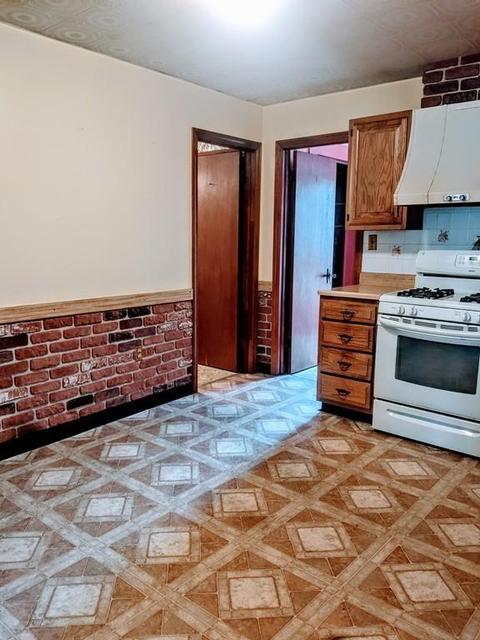 32 Cottage St, Everett, MA 02149 photo 4
