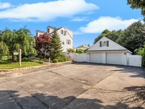 29 Slater St, Webster, MA 01570 photo 2
