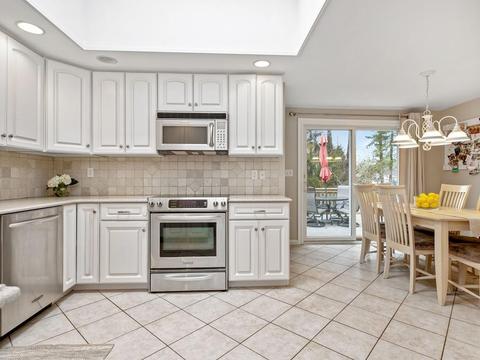 6 David Cir, Walpole, MA 02081 photo 8