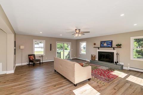 49 Joy St, Chicopee, MA 01013 photo 10