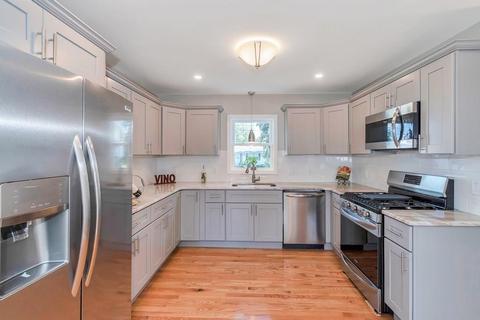 49 Joy St, Chicopee, MA 01013 photo 2