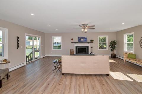 49 Joy St, Chicopee, MA 01013 photo 11