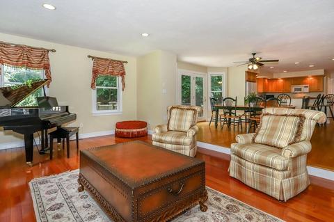 12 Hearthridge Dr, Canton, MA 02021 photo 8