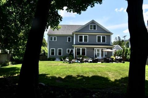 14 Curtis Rd, Needham, MA 02492 photo 2