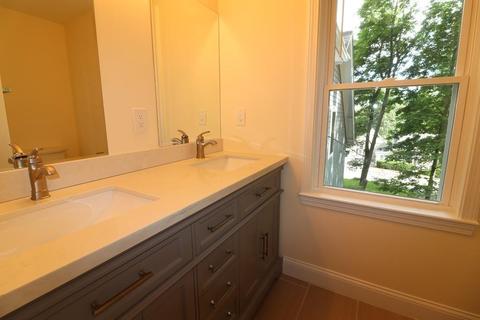 533 Summer Ave #2, Reading, MA 01867 photo 8