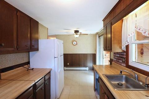 39 Albee St, Springfield, MA 01129 photo 6