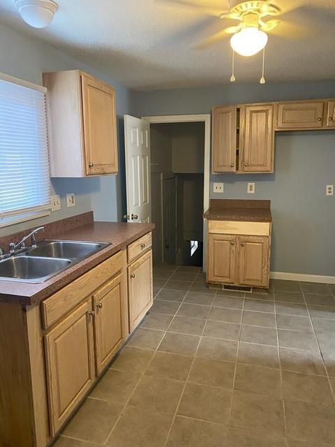 34 Penrose St, Springfield, MA 01109 photo 5