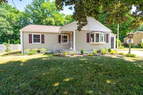 56 Pondview Dr, Chicopee, MA 01020 photo 3