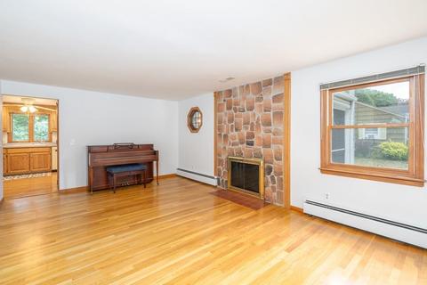 56 Pondview Dr, Chicopee, MA 01020 photo 18