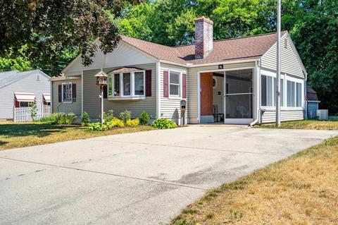 56 Pondview Dr, Chicopee, MA 01020 photo 4