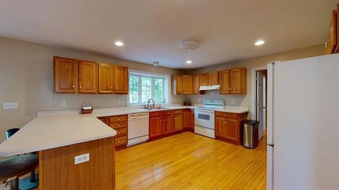 2 Blueberry Dr, Mendon, MA 01756 photo 4