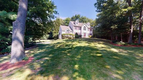 2 Blueberry Dr, Mendon, MA 01756 photo 1