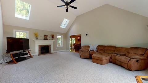 2 Blueberry Dr, Mendon, MA 01756 photo 9