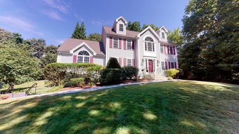 2 Blueberry Dr, Mendon, MA 01756 photo 2