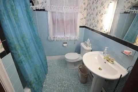 11 Carnarvon Cir, Springfield, MA 01109 photo 17