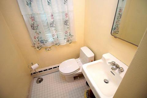 11 Carnarvon Cir, Springfield, MA 01109 photo 32
