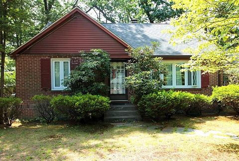 11 Carnarvon Cir, Springfield, MA 01109 photo 1