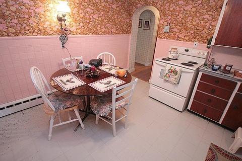 11 Carnarvon Cir, Springfield, MA 01109 photo 9