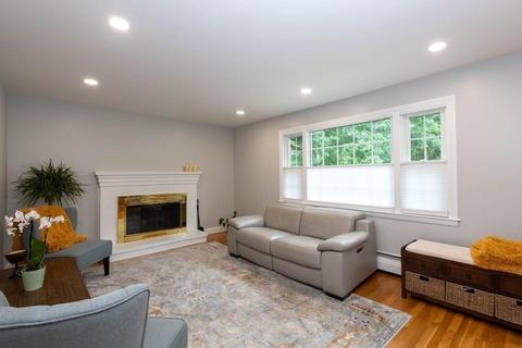 76 Willow St, Reading, MA 01867 photo 6