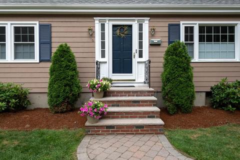 76 Willow St, Reading, MA 01867 photo 2
