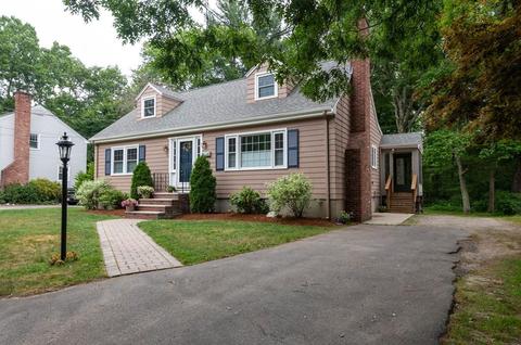 76 Willow St, Reading, MA 01867 photo 1
