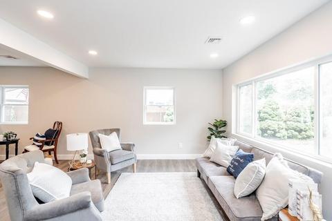 8 Ansara St, Springfield, MA 01104 photo 6