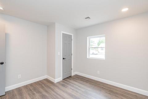 8 Ansara St, Springfield, MA 01104 photo 19
