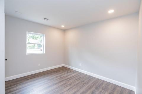 8 Ansara St, Springfield, MA 01104 photo 18