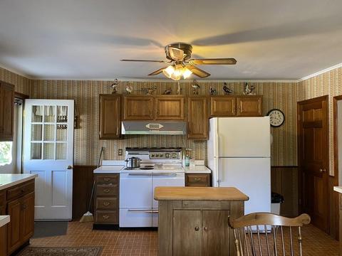 36 Cherry St, Ware, MA 01082 photo 10