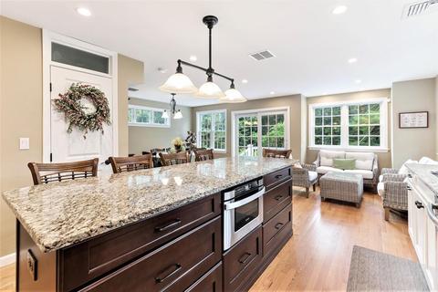 433 Walpole St, Canton, MA 02021 photo 4