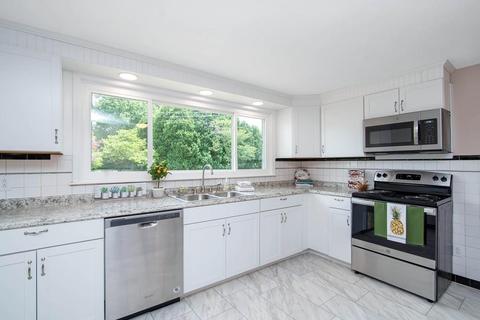 44 Connolly St, Springfield, MA 01151 photo 4