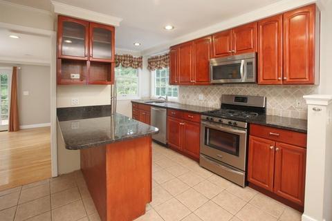 19 Spring Rd, Weston, MA 02493 photo 3