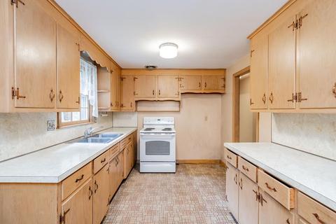 102 Bulat Dr, Springfield, MA 01129 photo 6