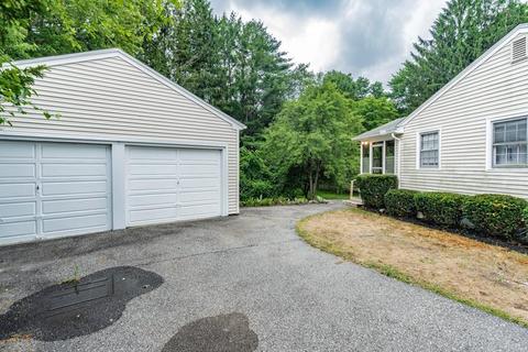 102 Bulat Dr, Springfield, MA 01129 photo 4