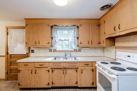 102 Bulat Dr, Springfield, MA 01129 photo 8