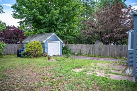 35 Harkness Ave, Springfield, MA 01118 photo 5
