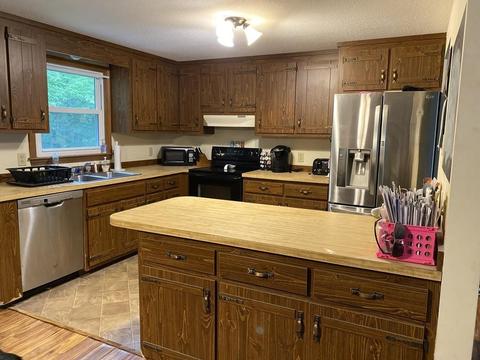 8 Dutton Rd, Pelham, NH 03076 photo 9