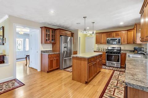8 Regency Dr, Dracut, MA 01826 photo 6