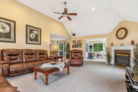 8 Regency Dr, Dracut, MA 01826 photo 7